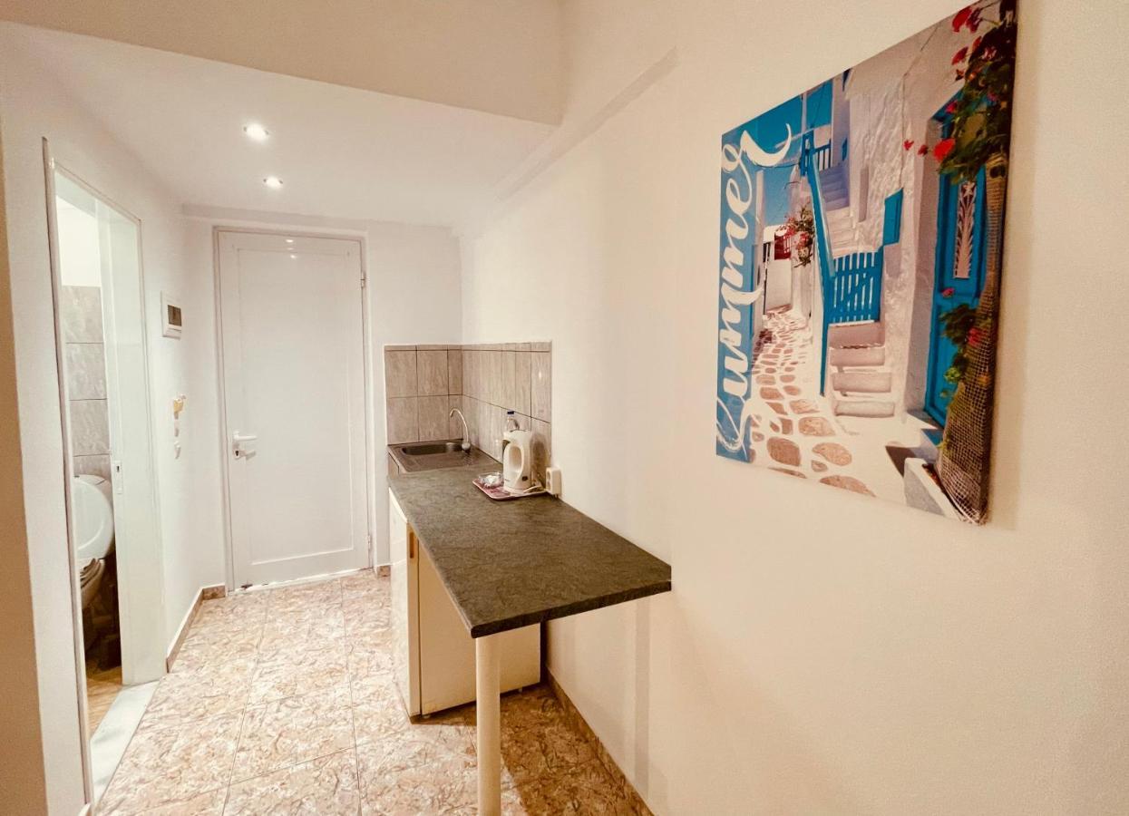 Peter'S Place Фалираки Екстериор снимка